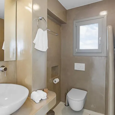 Zaneta With Swimming Pool Villa *