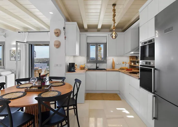 Zaneta With Swimming Pool