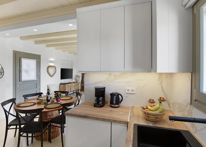 Zaneta With Swimming Pool Villa