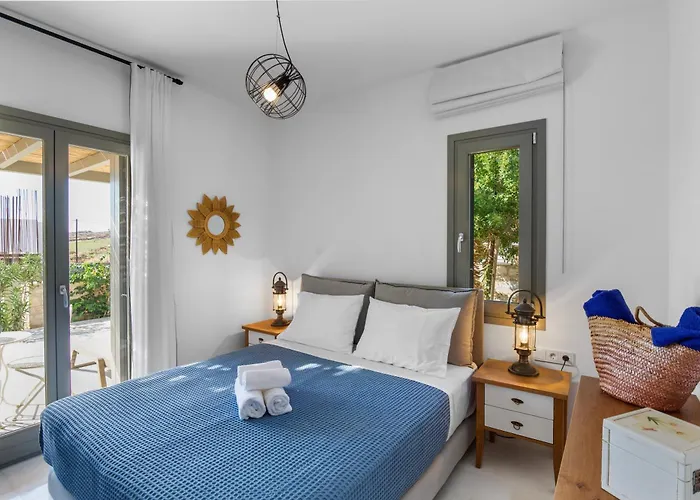 Zaneta With Swimming Pool