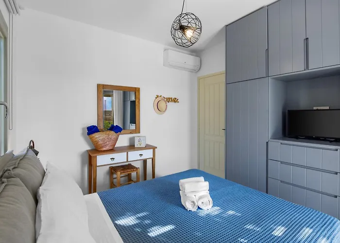 Zaneta With Swimming Pool Dhragoulas