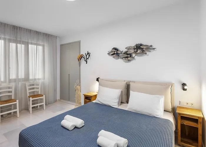 Zaneta With Swimming Pool Villa *