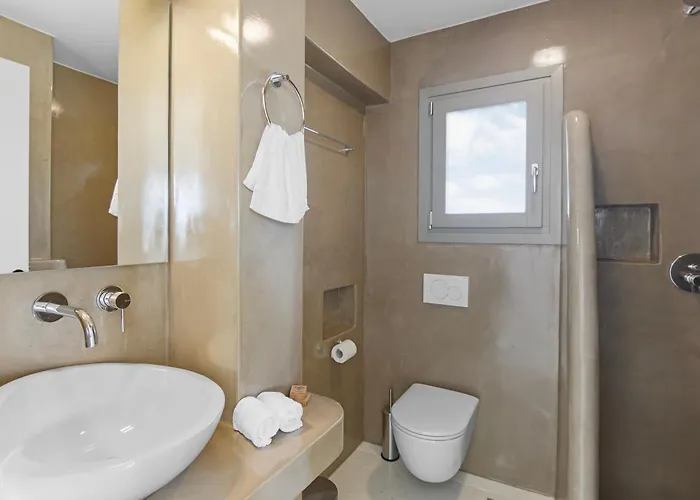 Zaneta With Swimming Pool Villa *